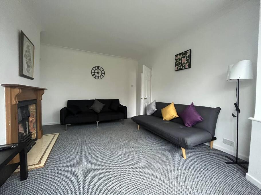 Spacious 4 Bed Home Near Nec, Jlr & Airport Parking For 3 Cars Ideal For Contractors! Solihull Zewnętrze zdjęcie