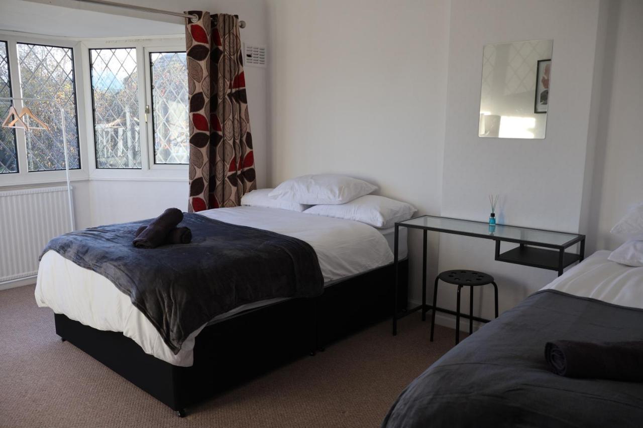 Spacious 4 Bed Home Near Nec, Jlr & Airport Parking For 3 Cars Ideal For Contractors! Solihull Zewnętrze zdjęcie