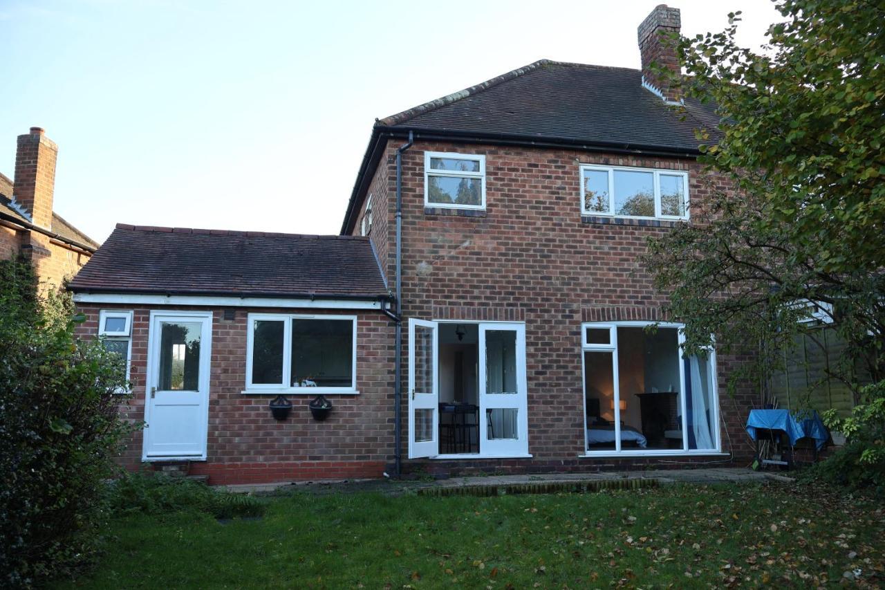 Spacious 4 Bed Home Near Nec, Jlr & Airport Parking For 3 Cars Ideal For Contractors! Solihull Zewnętrze zdjęcie